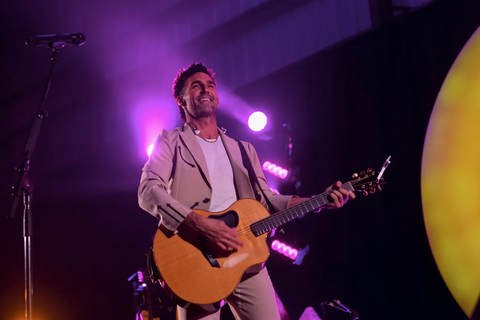 original Country music star Jake Owen will perform at Rivers Casino Pittsburgh on Saturday, Aug. 15. (Photo courtesy of Spidey Smith.)