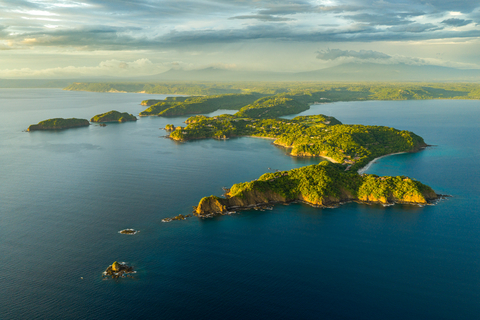 original Peninsula Papagayo sits on Costa Rica's North Pacific coast. It spans 2,200 acres of largely unspoiled land, bordering the UNESCO-recognized Área de Conservación Guanacaste — one of the most biodiverse regions in the Americas.
