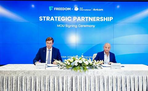 original From left to right: Timur Turlov, CEO of Freedom Holding Corp., Leiming Chen, Senior Vice President and Chief Sustainability Officer of Ant International