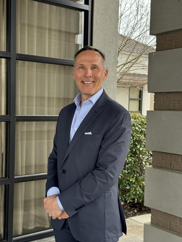original Aesthetic Arts is a surgical and wellness practice led by Dr. Michael Kluska, triple board-certified in Plastic and Reconstructive Surgery, Cosmetic Surgery, and General Surgery.
