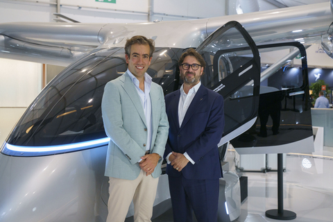 From left to right: João Cabaça, Co-founder and Chief Executive Officer, VIC Properties, and Stuart Simpson, CEO, Vertical Aerospace.