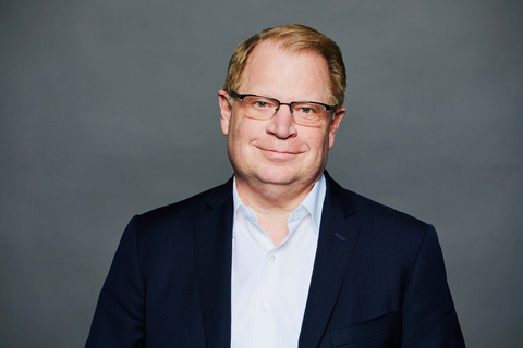 Lumen appoints John M. Hinshaw, former HSBC Group COO and veteran technology executive, to Board of Directors.