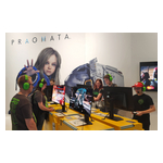 %5BPhoto_1%5D_Visitors_experiencing_PRAGMATA_on_gaming_monitors_featuring_QD-OLED_at_the_CAPCOM_booth.jpg