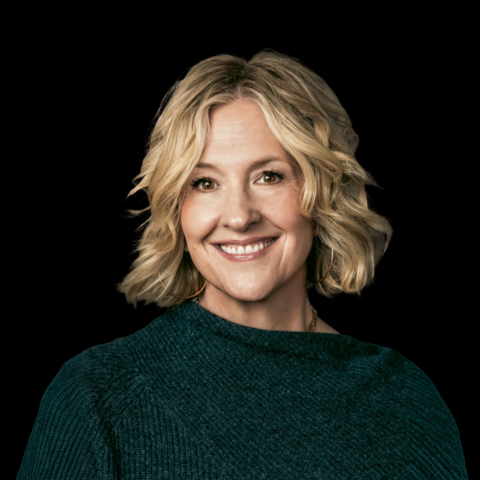At Family Reunion 2027, Brené Brown will share insights from her research on courage and leadership, offering attendees a framework for leading through change, building stronger cultures, and navigating uncertainty.