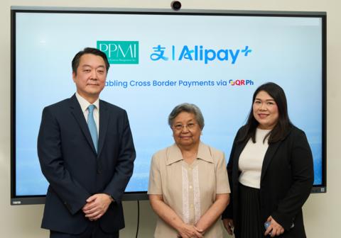original (L-R) Danny Chung, General Manager of Alipay+ Global Growth Center, Ant International; Carmelita “Melit” Araneta, General Manager of Philippine Payments Management Inc.; Atty. Bridget Rose M. Mesina-Romero, Director, Payments Policy and Development Department, Bangko Sentral ng Philipinas