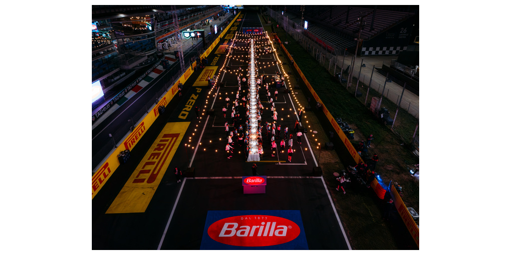 Una carrera nunca se gana solo: Con “La Tavolata”, Barilla reúne a la familia del paddock en la parrilla de salida de Monza