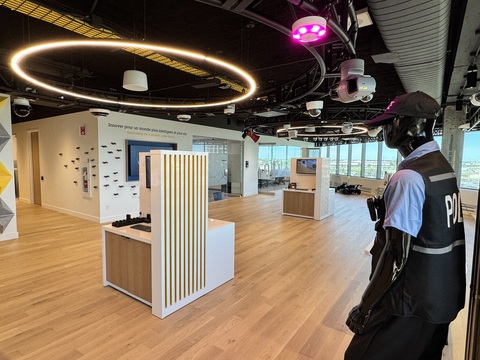 original Cette nouvelle installation est le 21e Axis Experience Centre (AEC) dans les Amériques, apportant des démonstrations immersives, des opportunités d’apprentissage et une collaboration créative dans la région du Québec.