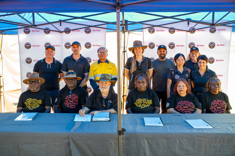 thumbnail Ngarlawangga Aboriginal Corporation Directors and Committee Members with Rio Tinto Iron Ore Traditional Owner Partnerships team at the signing on Country