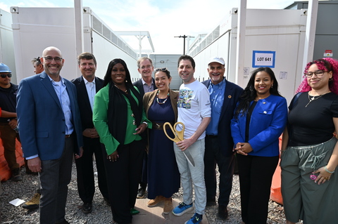 original Left to right: David Sandbank, SVP, NY State Energy Research and Development Authority (NYSERDA); Giacomo Landi, Executive VP, NYC Economic Development Corporation (NYC EDC); Vanessa Gibson, Bronx Borough President; John Rhodes, Chief Program Officer, NYS Department of Public Service (DPS); Lauren Phillips, Senior Advisor, NYC Mayor's Office of Climate & Environmental Justice (MOCEJ); Adam Cohen, Co-founder & CTO, NineDot Energy; David Arfin, Co-founder & CEO, NineDot Energy; Amanda Septimo, NY State Assembly Member (The Bronx); Maria Reyes, NYC Climate Justice Hub Advocate