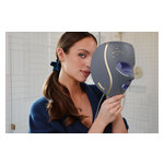 R_FW312BL_InUse_Bathroom_Lifestyle_Cryo_Claudia_0820.jpg