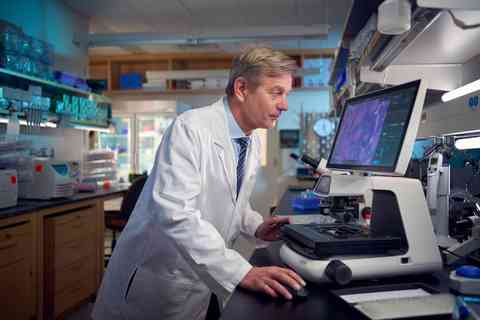 A new study involving Dr. Marcel van den Brink, City of Hope chief physician executive, suggests eating less sugar could protect the microbiome during antibiotic treatment. The study followed patients with blood cancer who were going through an intensive treatment called allogeneic hematopoietic cell transplant, a population at particularly high risk for severe gut microbiome disruption and associated side effects.