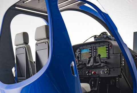 Cessna Skyhawk Veris Virtual Reality Flight Training Device to make show debut at NBAA-BACE in Las Vegas