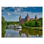 Viking_Longship-Passing-Schloss-Johannisburg-Aschaffenburg-1.jpg