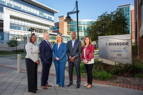 original l to r: Valerie Leach, RVP for Healthcare Networks in VA, Anthem BCBS; Steve Arner, President and CEO, Carilion Clinic; Monica Schmude, President and CEO, Anthem BCBS in VA; Tony Seupaul, M.D., Chief Physician Executive, Carilion Clinic; Michelle Franklin, Chief Nursing Officer, Carilion Clinic.