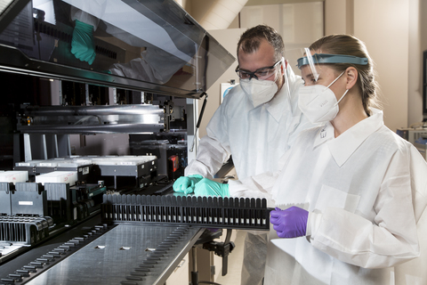 original BrightFocus Foundation’s early seed funding helped spark breakthroughs across Alzheimer’s disease, macular degeneration, and glaucoma, paving the way for follow-on support from the National Institutes of Health and other funders and contributing to innovations including the first commercially available blood test for Alzheimer’s disease. Photo courtesy of C2N Diagnostics.