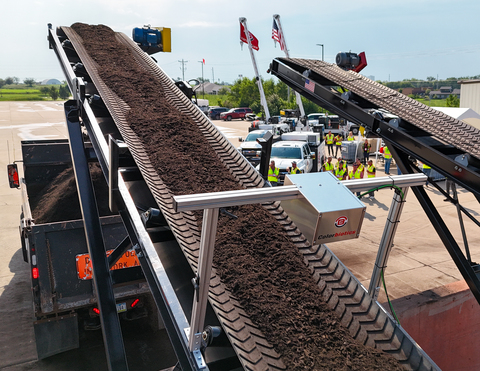 original The GEM Vision uses laser technology and a custom-built interface to deliver the most accurate volumetric measuring in the industry. No bucket counting, no overfills, no guesswork. Just numbers you can count on.