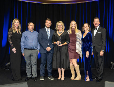 original On Tap Credit Union President & CEO Tracie Wilcox Accepts the Employee Experience Award at the 2026 GoWest Credit Union Association MAXX Awards, along with her staff and GoWest leaders.