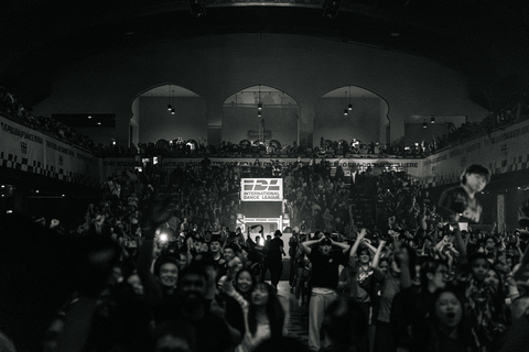 thumbnail A sold-out crowd at the Championship on September 20, at the Shrine Expo Hall in Los Angeles.