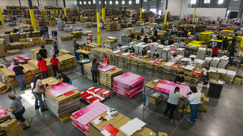 original BCI’s Houston Contract Packaging & Fulfillment facility brings together product assembly, retail display assembly, kitting, labeling, and fulfillment preparation to help businesses streamline packaging operations, improve efficiency, and get products ready for distribution.